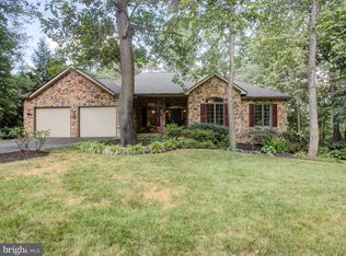 2628 Castlegreen Dr, Greencastle, PA 17225