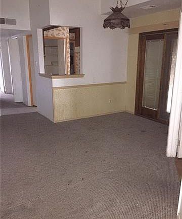 2nd image of 401 Weaver St