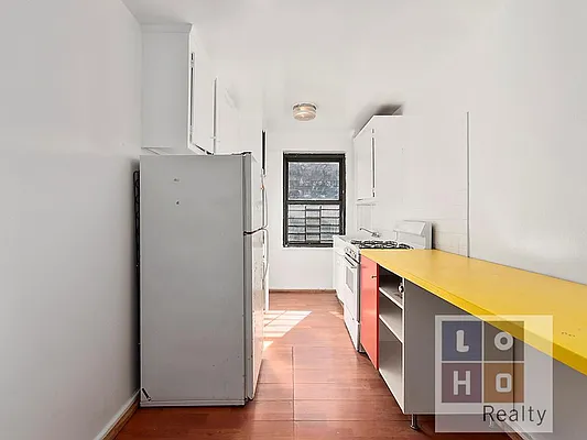 Sold by LoHo Realty | media 18