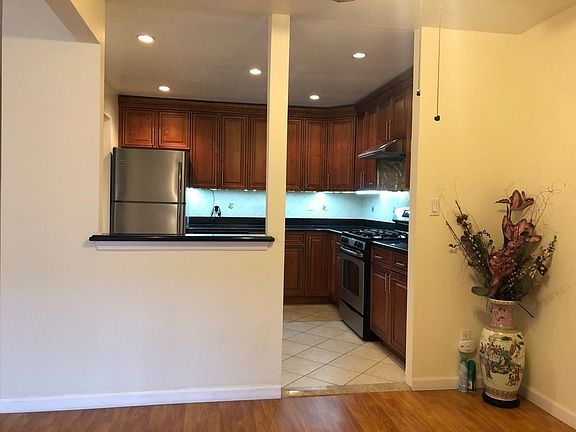 4th image of 21968 64th Ave #2