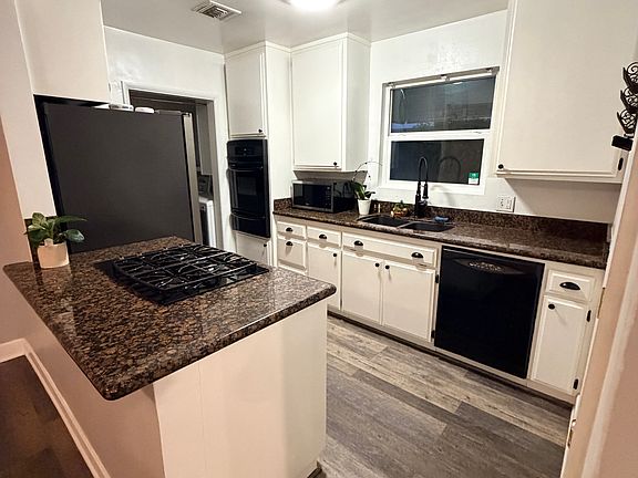 2nd image of 541 Kern St