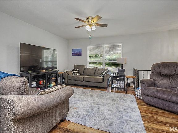 5th image of 2841 Paula Ln