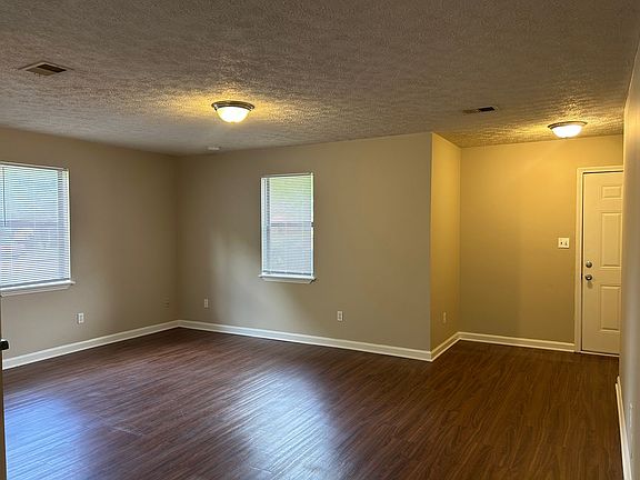 3rd image of 1041 Cantrell Ln #1043