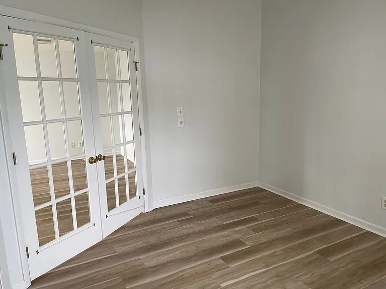 480 Saltaire Dr — Photo 19