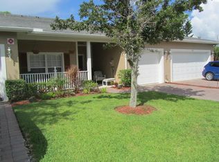 645 NE Bent Paddle Ln, Port Saint Lucie, FL 34983