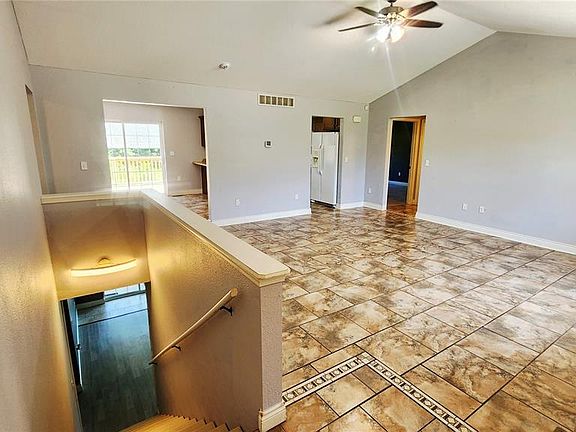 5th image of 16172 Hershey Rd