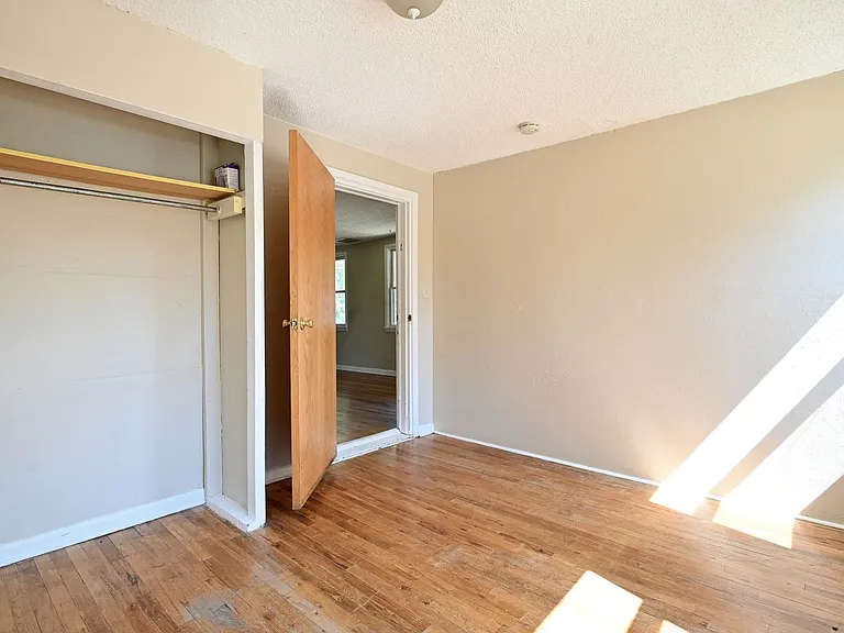555 Wyoming Ave — Photo 16