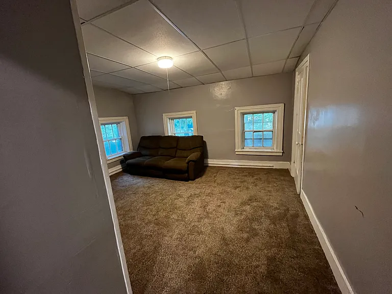 152 Caledonia St #4 — Photo 5