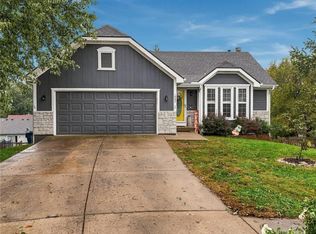 1027 Swallow Ct, Liberty, MO 64068