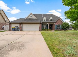 11722 S Vine Pl, Jenks, OK 74037