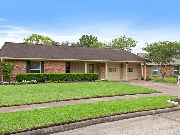 3rd image of 1922 Crooked Creek Ln
