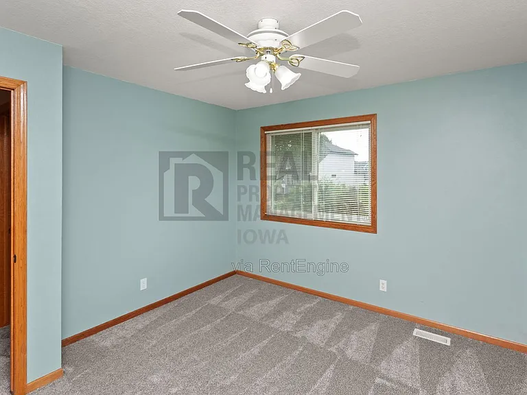 8912 Highland Oaks Dr — Photo 20