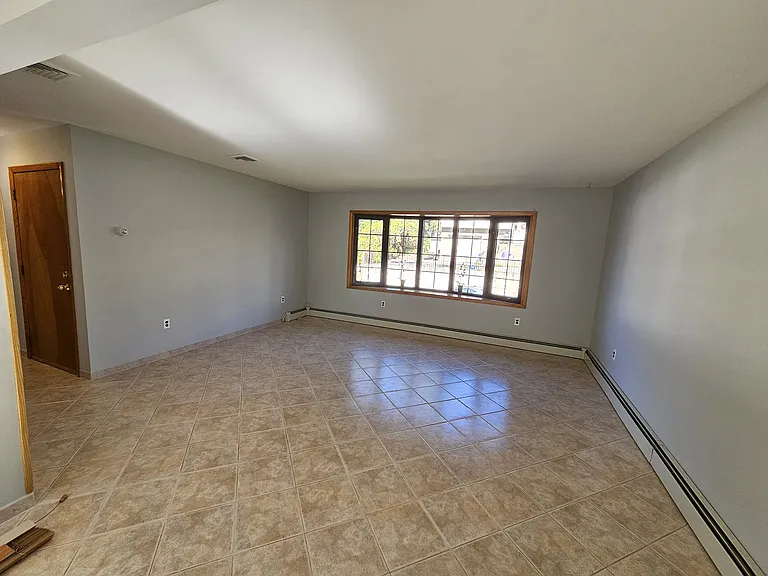 27 Whitaker Ave #1 — Photo 18