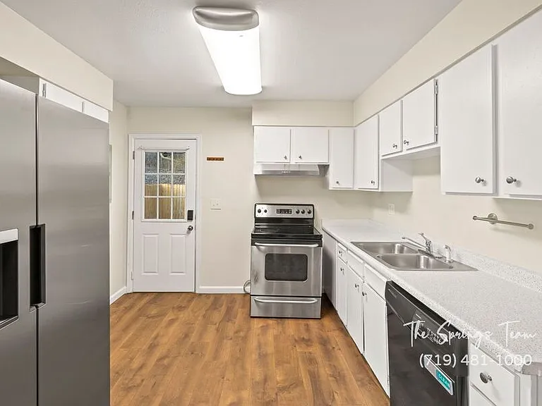 210 Kilmer Ct — Photo 17