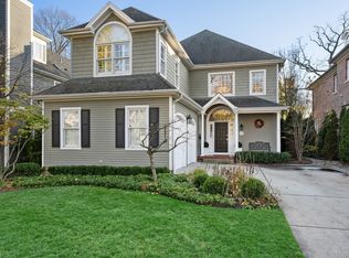 982 Oak St, Winnetka, IL 60093