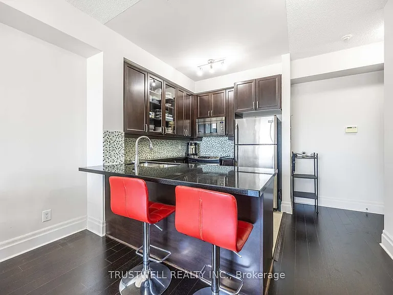 151 Upper Duke Cres #1207 — Photo 16