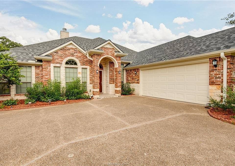 1st image of 2481 Newark Cir