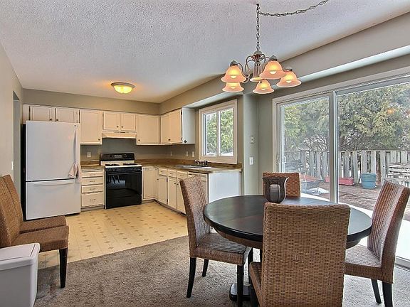 3rd image of 14313 Park Ave