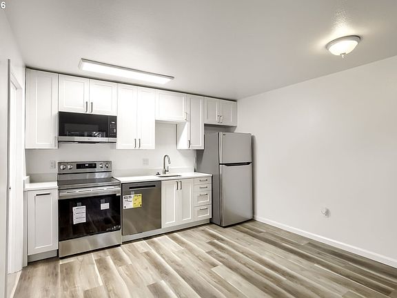 5th image of 10345 NE Clackamas St APT 19