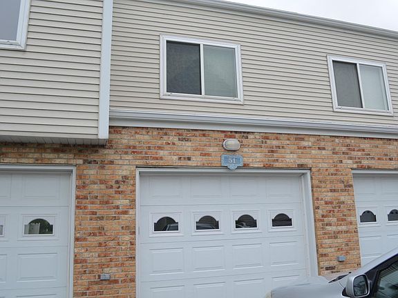 2nd image of 51 Parkview Cir #51