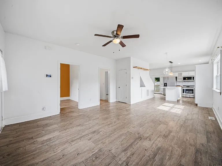 1109 Orange St — Photo 11
