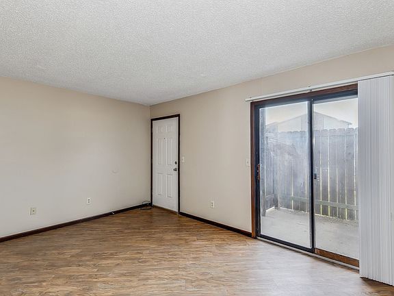 5th image of 739 N Sheridan St APT 212