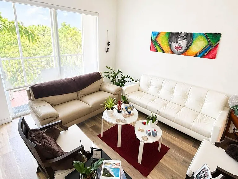 3600 Oaks #404 — Photo 4