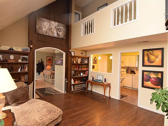 Open Concept Entry