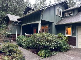 6930 Karli Woods Ln, Clinton, WA 98236