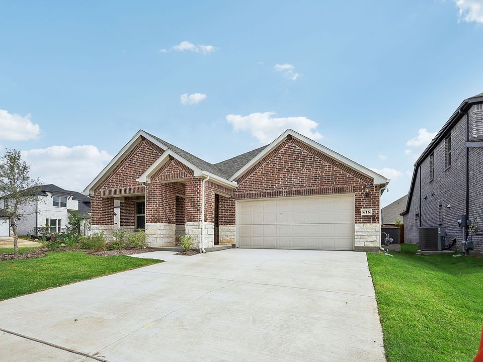 1st image of 616 Huntley Dr