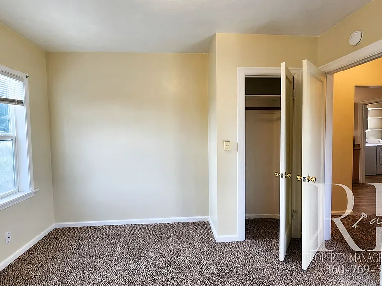 1540 N Callow Ave — Photo 8