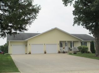 833 8th Ave E, Cresco, IA 52136