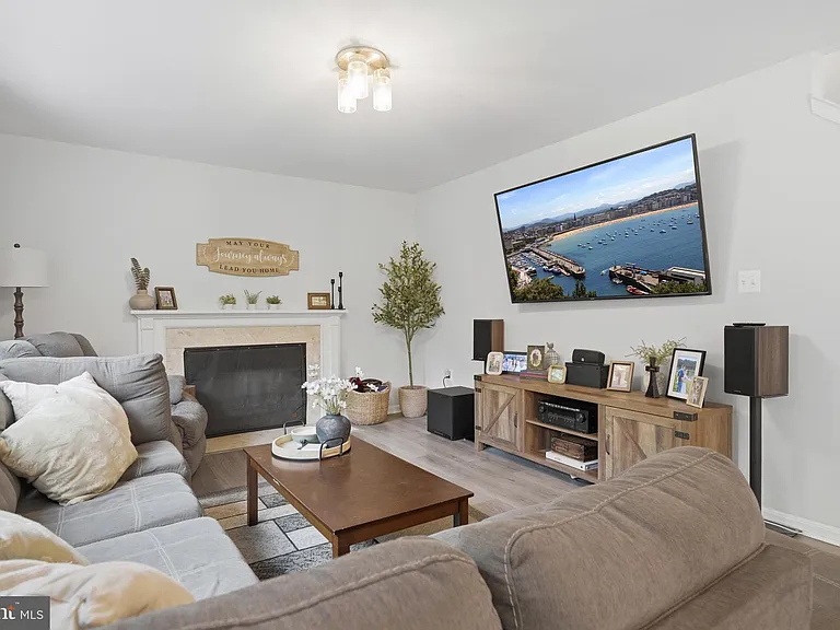 11431 Westmont Ct — Photo 37