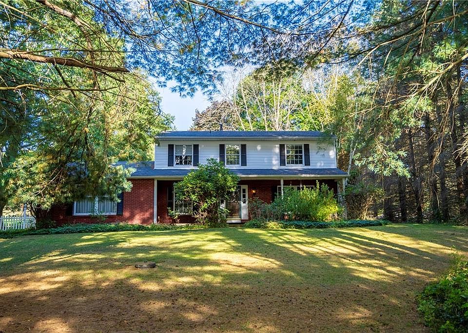 1st image of 174 Wembley Dr