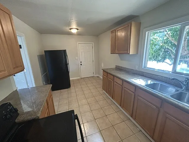 2 bed, 650 sqft, $1,595 — Photo 3