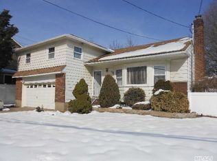 2699 Columbus Ave, Bellmore, NY 11710