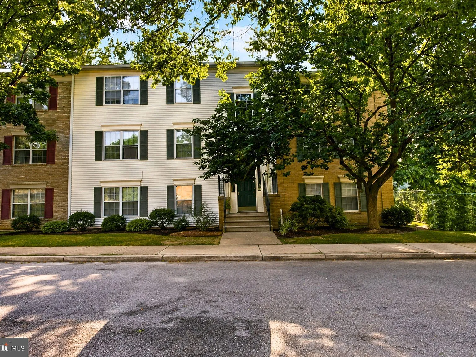 New Providence Vill At L — Photo 4