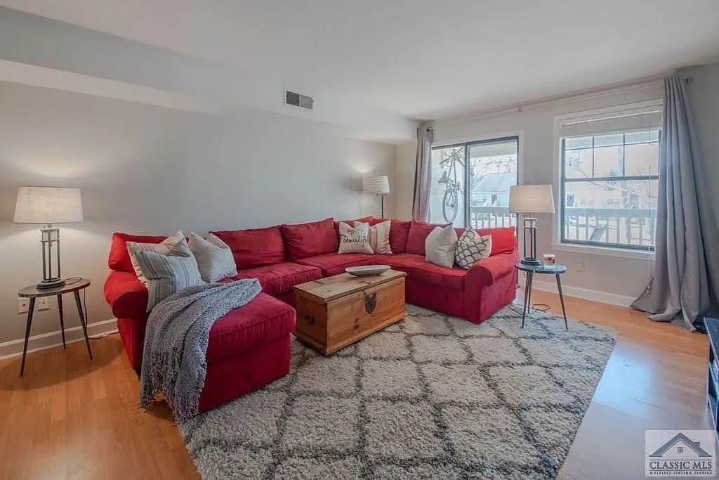 2 bed, 2.5 bath, 1250 sqft, $1,400 — Photo 3