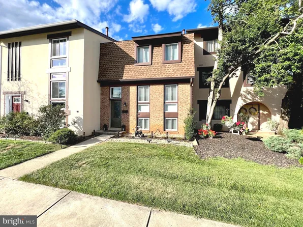 9532 Blake Ln, Fairfax, VA 22031