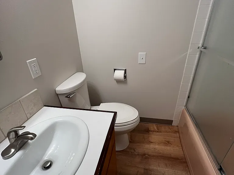 103 E Lynn St #102 — Photo 27