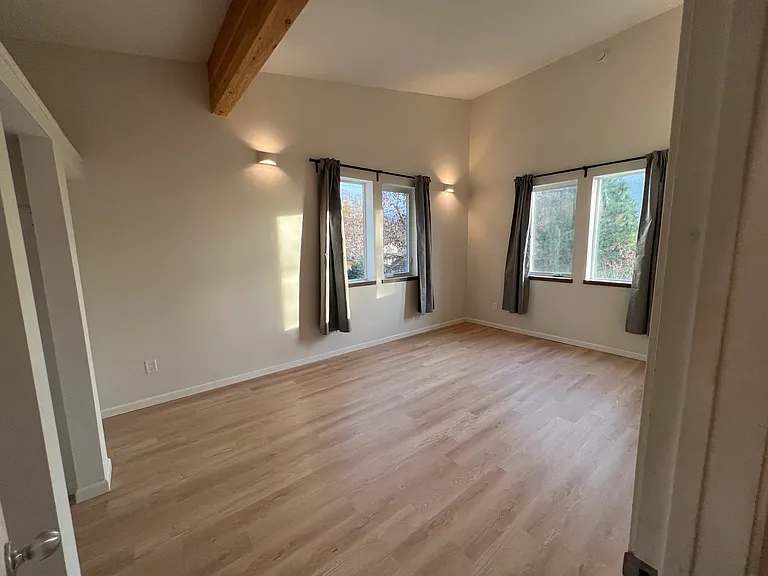 233 NW Byrkett Pl — Photo 7