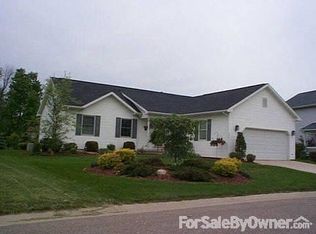 2276 Hickory Circle Dr, Howell, MI