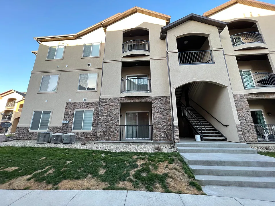 344 S 740 W #202