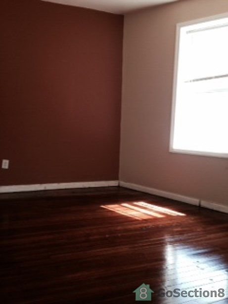 2nd image of 1873 Stratford Ave APT 8