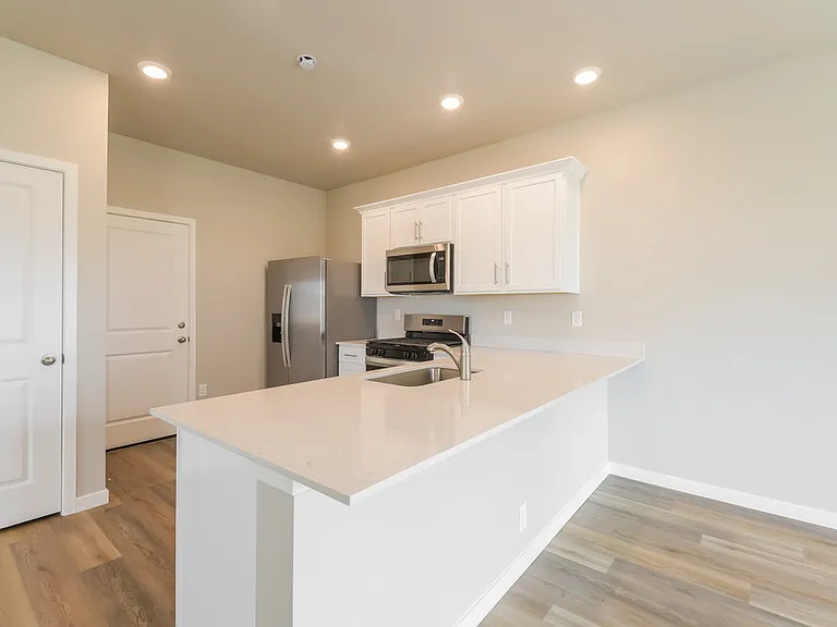 7333 Crystal Ave — Photo 10