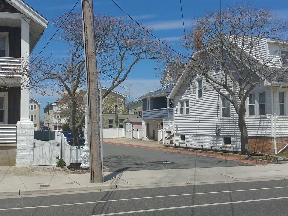 2nd image of 1032 Glen Rd
