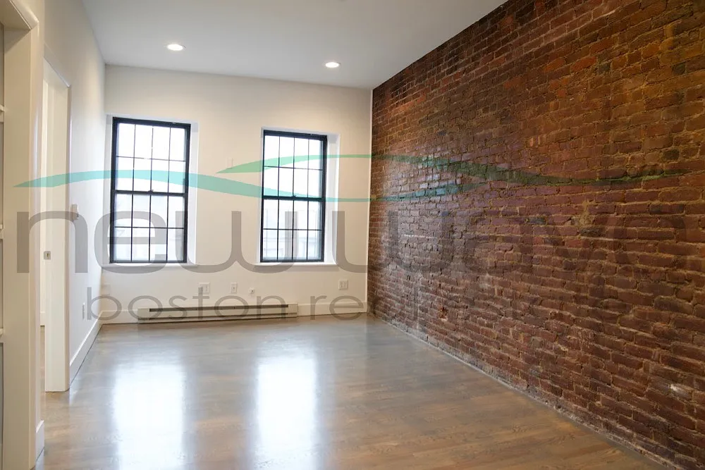88 W Cedar St — Photo 3