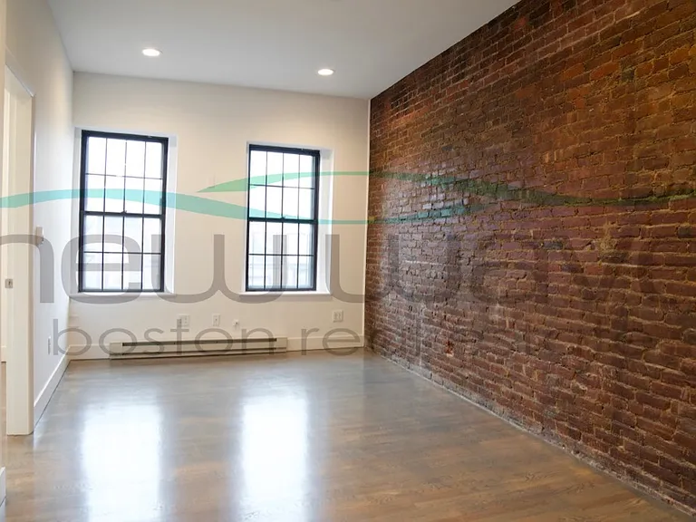 88 W Cedar St #10 — Photo 3