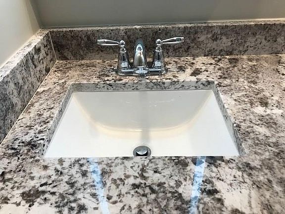 5th image of 813 Nutmeg Park Ave