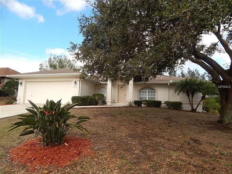 1st image of 923 Oxford Way